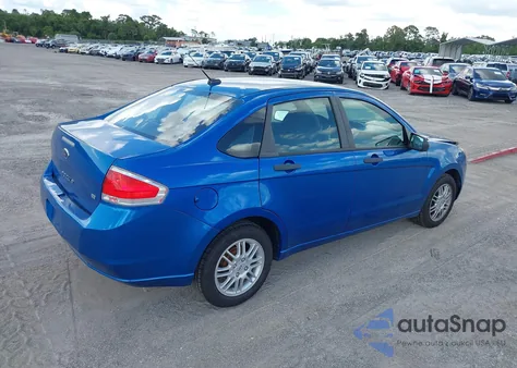 2010 Ford Focus Se z USA, uszkodzony, nr VIN 1FAHP3FN2AW293391